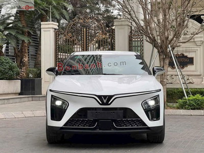 Xe VinFast VF7 Plus 2026