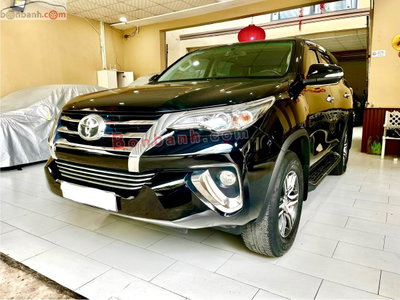 Xe Toyota Fortuner 2.7V 4x2 AT 2017