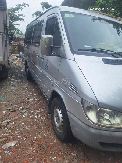 Mercedes-Benz Sprinter Van 6 chỗ Bạc