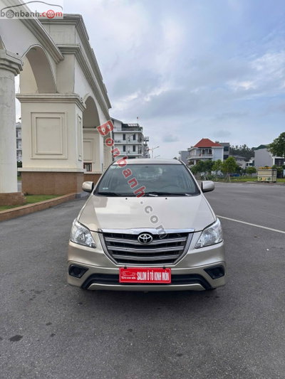 Xe Toyota Innova 2.0E 2014