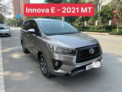 Toyota Innova E 2021 Xám