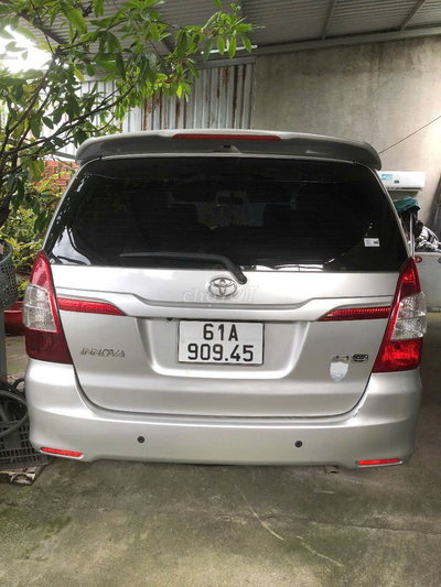Toyota Innova 2013 2.0E Bạc