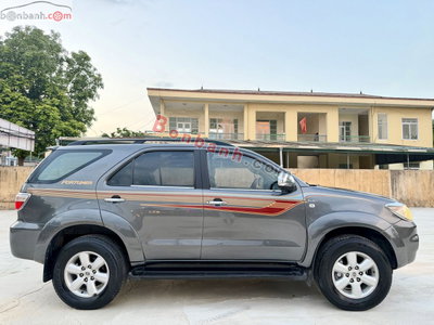 Xe Toyota Fortuner 2.5G 2010