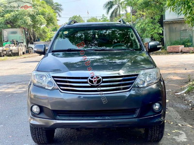 Xe Toyota Fortuner 2.7V 4x2 AT 2013