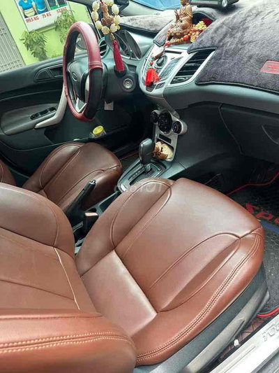 Ford Fiesta 2011 Trắng Số tự động