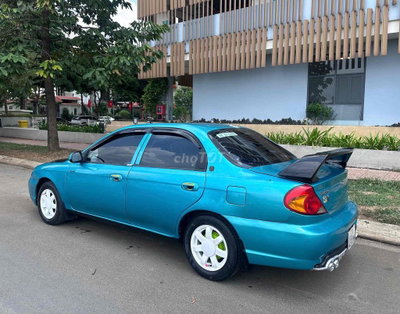 KIA SPECTRA màu Xanh ngọc