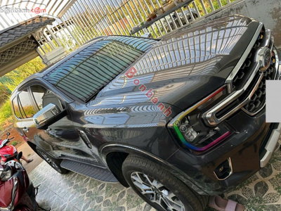 Xe Ford Everest Titanium 2.0L 4x2 AT 2024