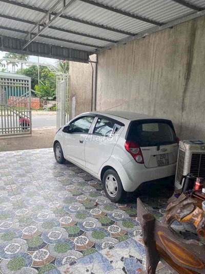 Chevrolet Spark màu Trắng