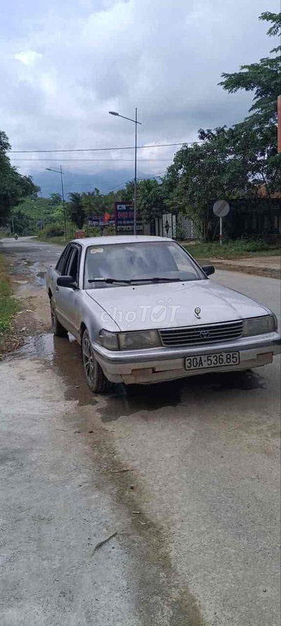 Toyota Cressida GX81 Bạc