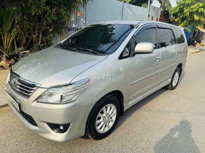 Toyota Innova 2013 2.0G Bạc