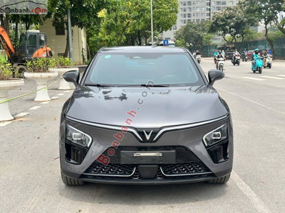 Xe VinFast VF7 Eco 2025
