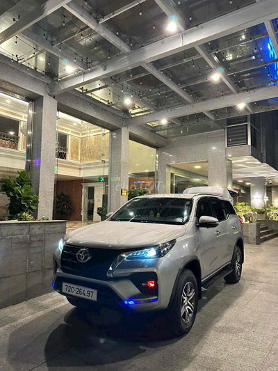 Toyota Fortuner 2021 Bạc 98000 km