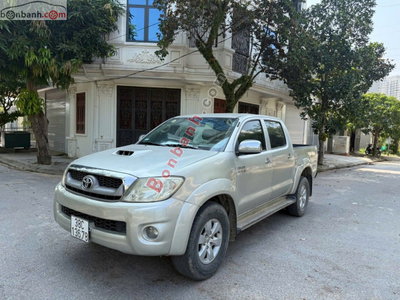 Xe Toyota Hilux 2010