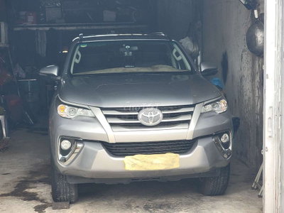 Toyota Fortuner Xám 98883 km
