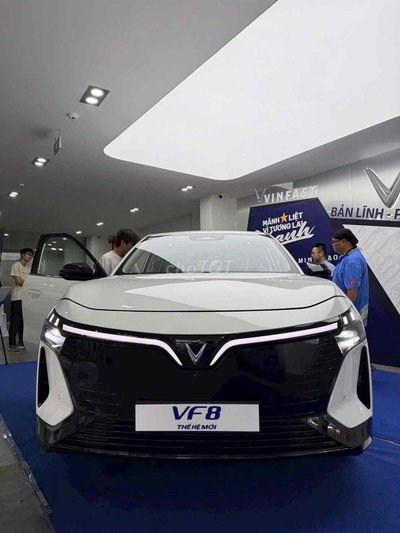 Xe ô tô điện Vinfast VF8 Plus Trắng