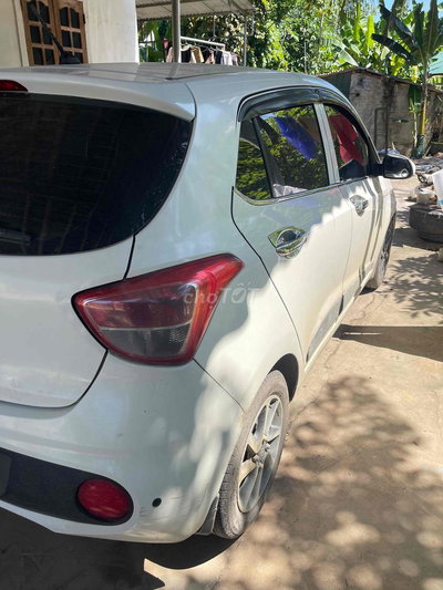 Hyundai i10 2016 Trắng