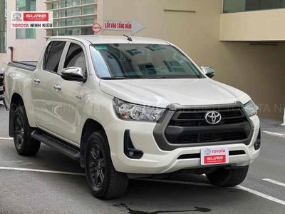 Toyota Hilux 2021 2.4AT 4x2 Trắng