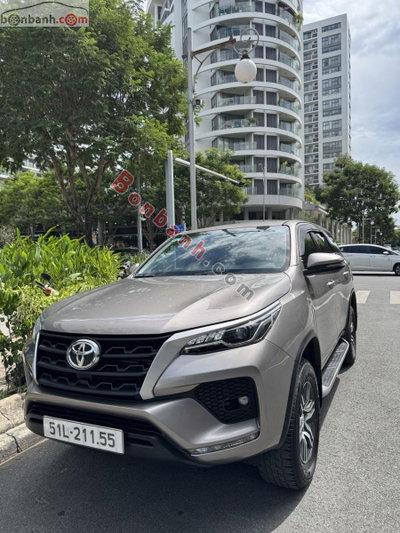 Xe Toyota Fortuner 2.4L 4x2 MT 2022