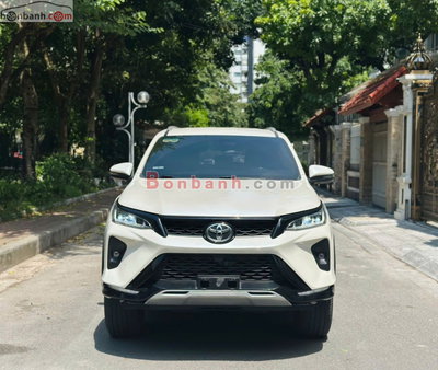 Xe Toyota Fortuner 2.4G 4x2 AT Legender 2021