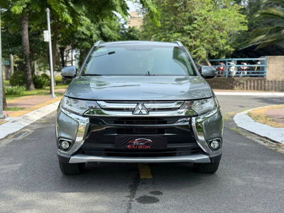 Mitsubishi Outlander 2.4 Premium 2019 cao cấp