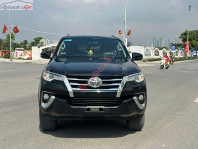 Xe Toyota Fortuner 2.4G 4x2 AT 2018