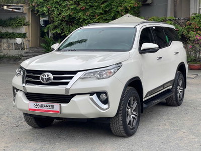 Toyota Fortuner 2019 2.7AT Trắng, máy xăng 1 cầu.