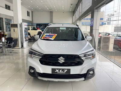 Suzuki XL7 Hybrid Trắng 180 triệu lấy xe