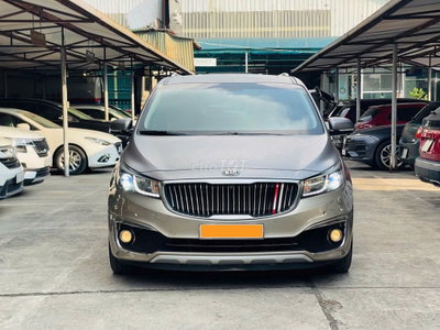 Kia Sedona 2016 bản full xăng 2 cửa sổ trời