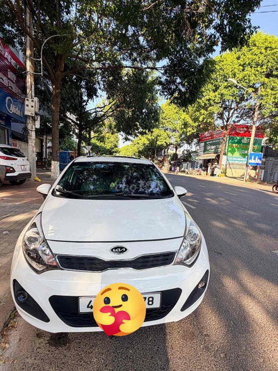 Kia Rio Sports Hatback 2012 Trắng