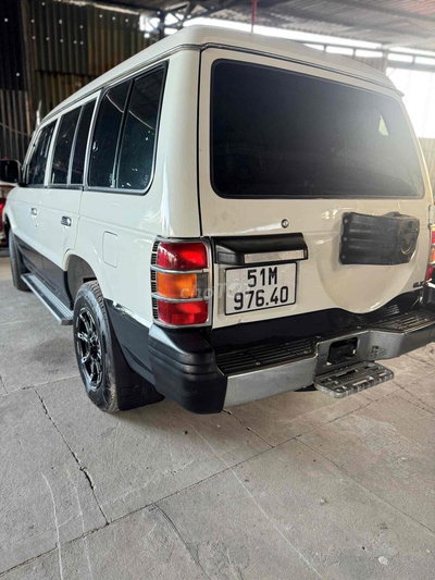Mitsubishi Pajero GLX 2 cầu 2.4 Trắng
