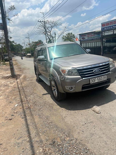 Ford Everest Xám 7 chỗ tự động
