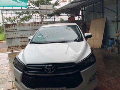 Toyota Innova 2019 Số sàn Trắng