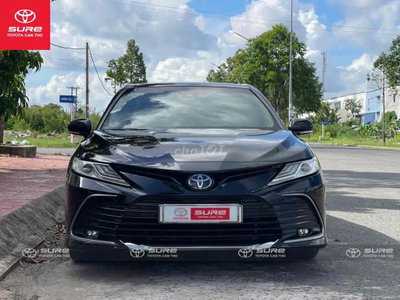 Toyota Camry 2.0Q 2022 Đen chính hãng