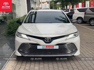 Toyota Camry 2.5Q 2019 Trắng Chính Hãng