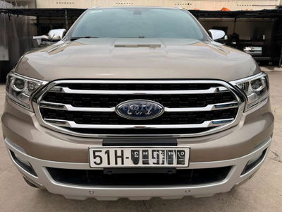 Ford Everest Titanium 7 chỗ Vàng cát tại Bình Tân