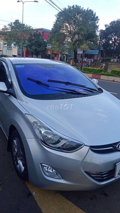 Hyundai Elantra Bạc 5 chỗ