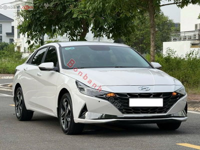 Xe Hyundai Elantra 2.0 AT Cao cấp 2024
