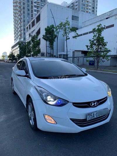 Hyundai Elantra GLS Trắng 81077 km,Nhập khẩu