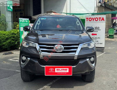 Xe Toyota Fortuner 2.7V 4x2 AT 2017