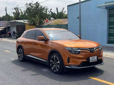 VF8 Plus 2022 mua pin xe cực đẹp