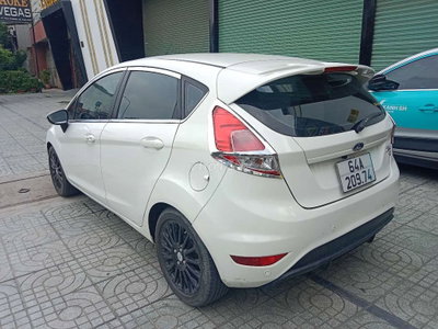 Ford Fiesta 2015 1.5L Sport Trắng
