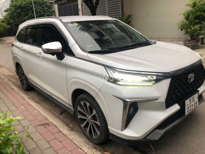 Toyota Veloz Cross Trắng 7 chỗ