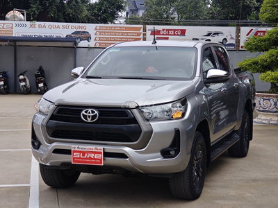 Toyota Hilux 2021 2.4AT Bạc Odo 10 vạn còn quá đẹp
