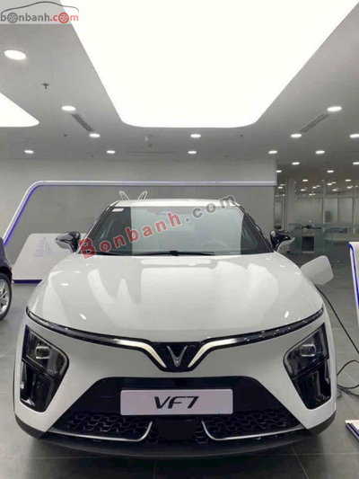 Xe VinFast VF7 Plus AWD 2026