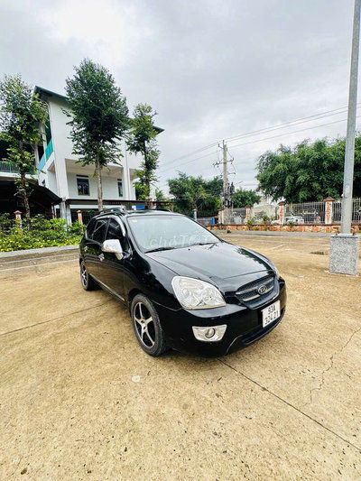 Kia Carens 2.0 Số sàn 7 chỗ Đen