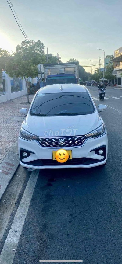 Suzuki Ertiga Hybrid 2022 Trắng