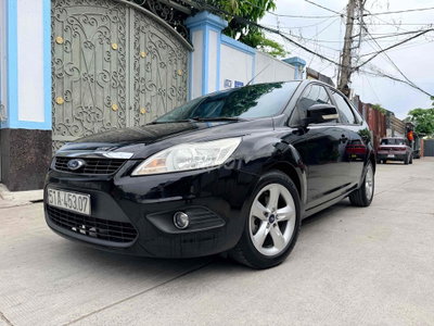 Ford Focus Hatchback 1.8 số tự động sx 2013