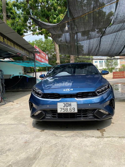 Kia K3 Premium Xanh dương 13.000 km