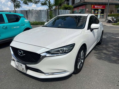 Mazda 6 trắng 2021