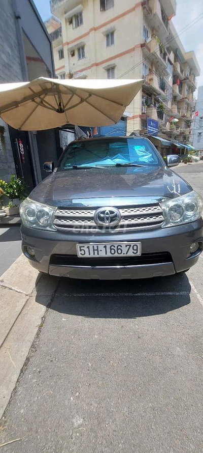 Toyota Fortuner 2010 số tự động 2 cầu xe gđ